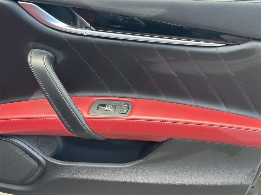 2022 Maserati Ghibli Modena Q4 photo 12
