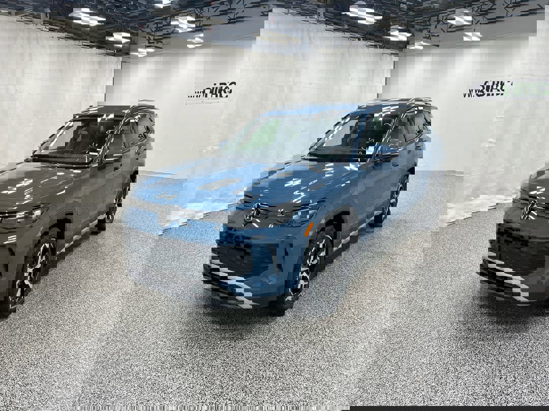 2025 Volkswagen Tiguan SE photo 3