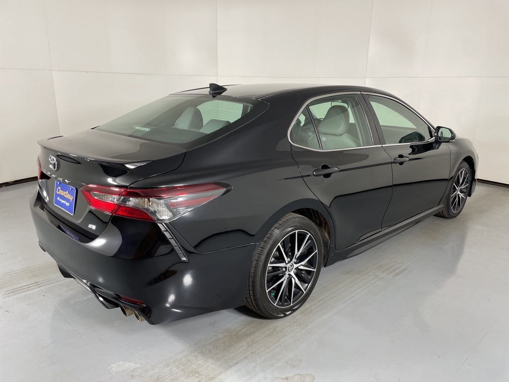 2023 Toyota Camry SE photo 8