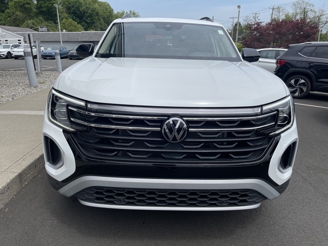 2024 Volkswagen Atlas Peak Edition SEL photo 4