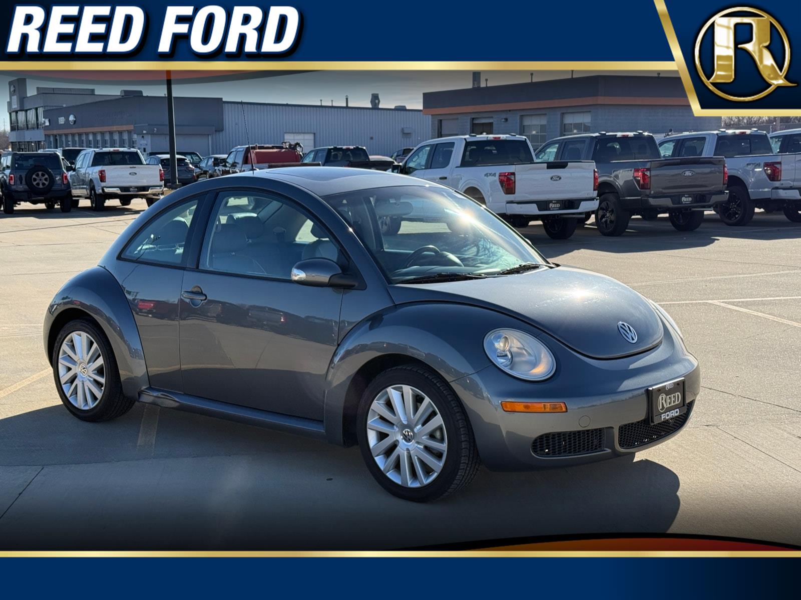 2008 Volkswagen New Beetle's photo