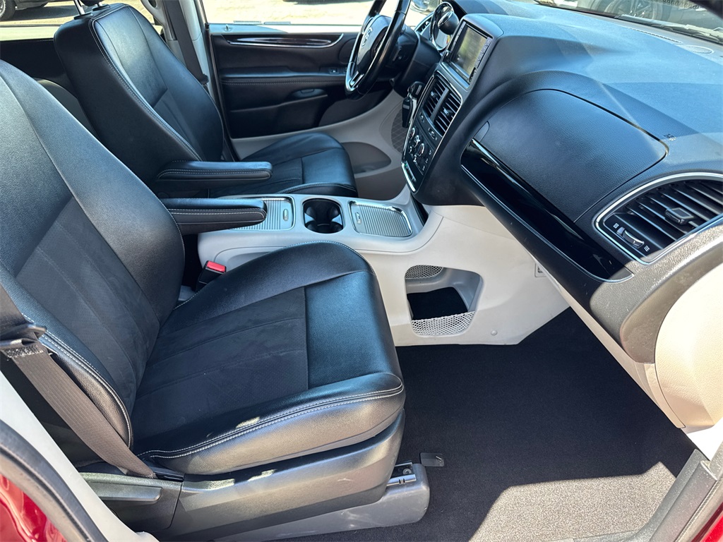 2020 Dodge Grand Caravan SXT photo 18