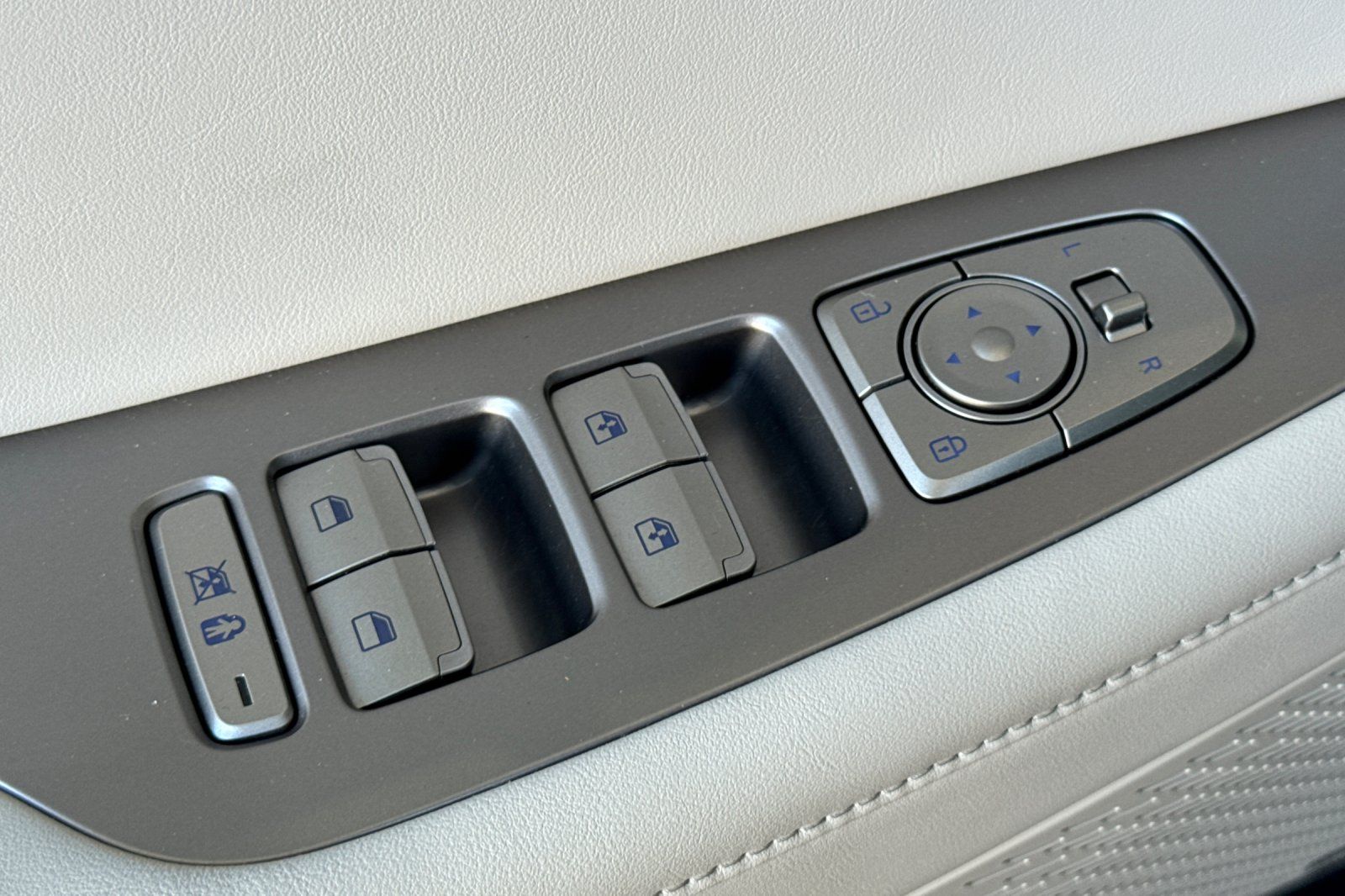 2023 Hyundai Palisade Limited photo 10