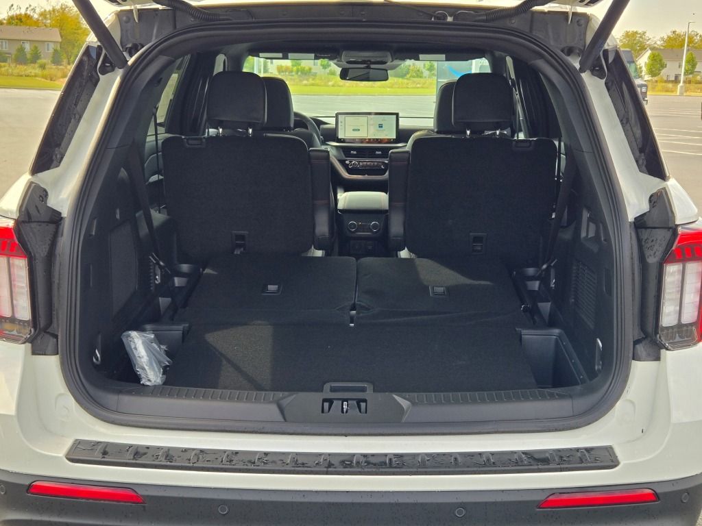 2025 Ford Explorer ST photo 11
