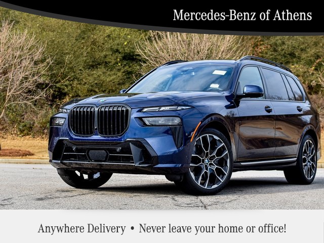 2023 BMW X7 40i's photo