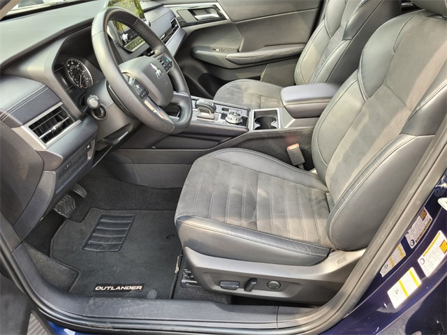 2023 Mitsubishi Outlander SE photo 9