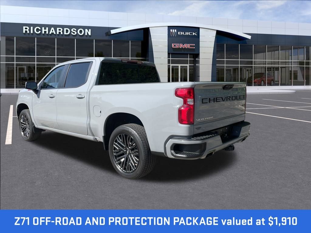 2024 Chevrolet Silverado 1500 RST photo 3