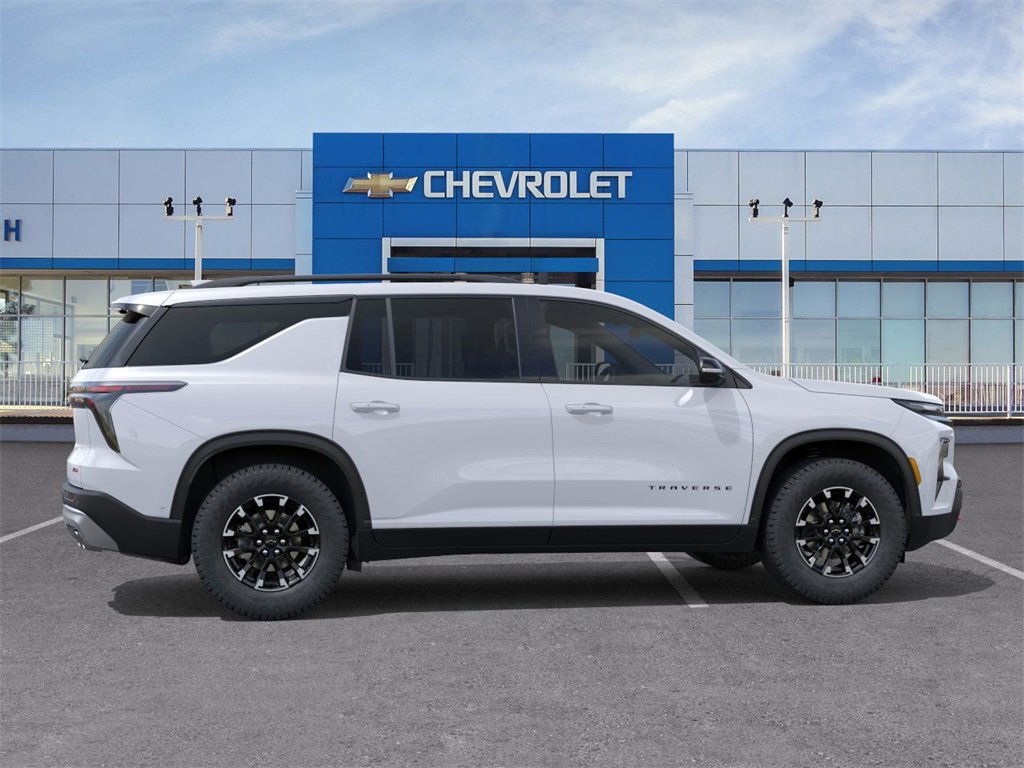 2026 Chevrolet Traverse Z71 photo 3