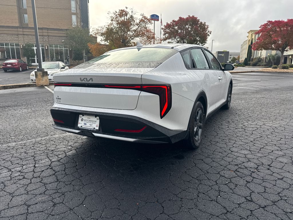 2025 Kia K4 LXS photo 3