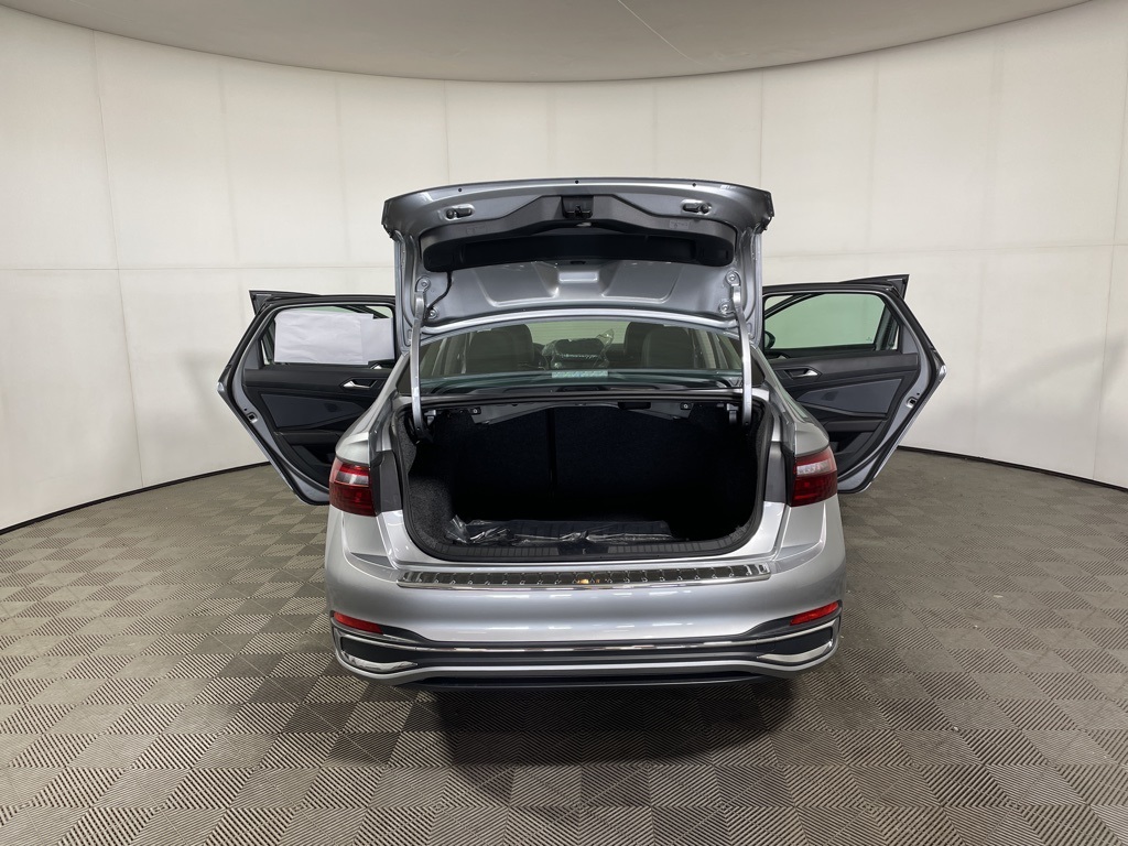 2025 Volkswagen Jetta 1.5T SEL photo 11