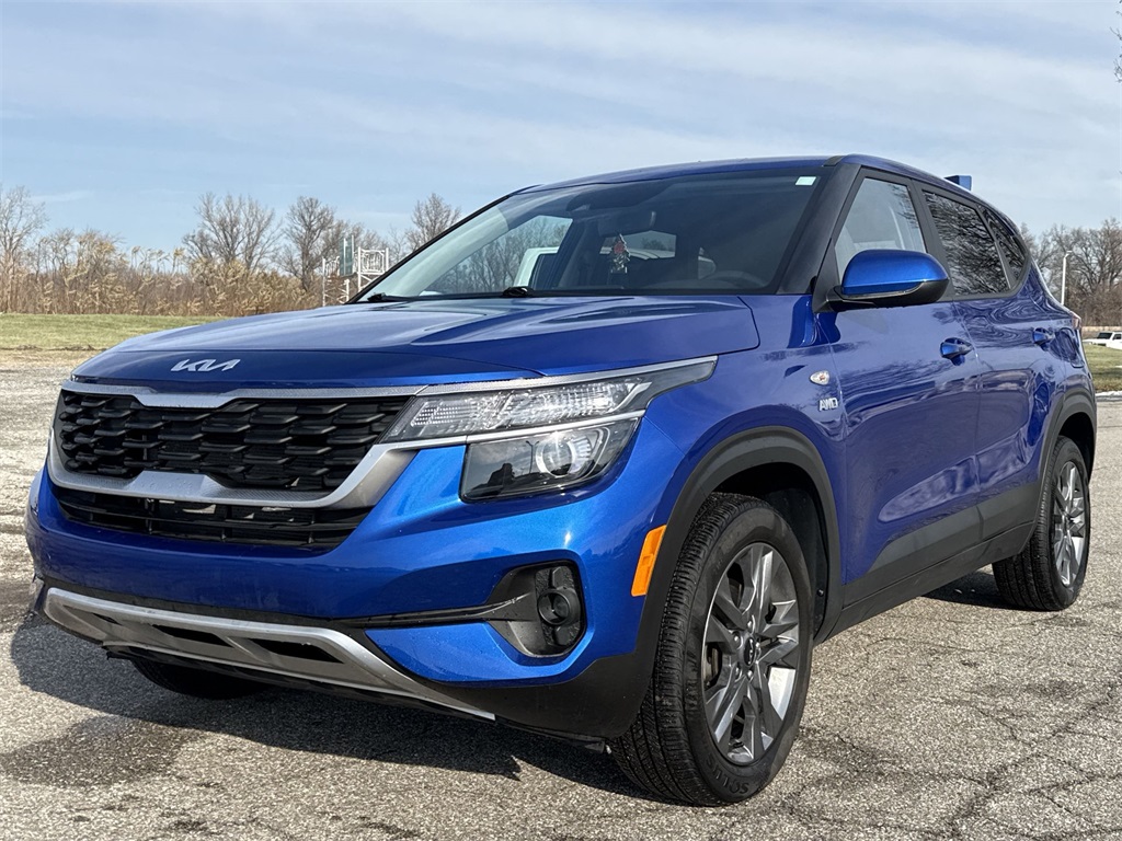 2023 Kia Seltos LX's photo