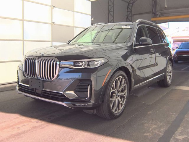 2021 BMW X7 40i's photo