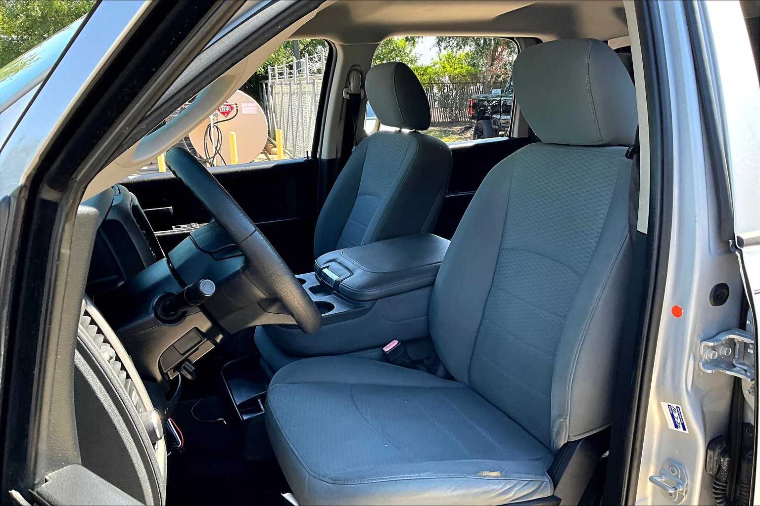 2015 Ram 1500 Tradesman photo 7