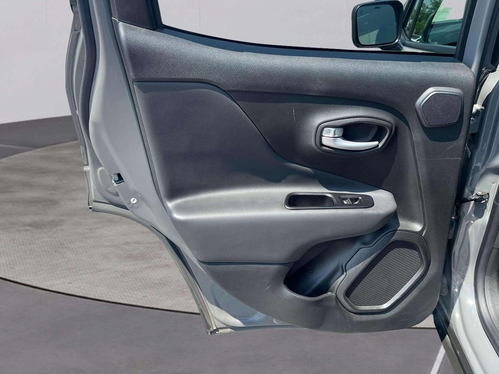 2023 Jeep Renegade Trailhawk photo 21
