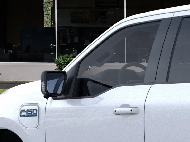 2025 Ford F-150 Lightning XLT photo 16
