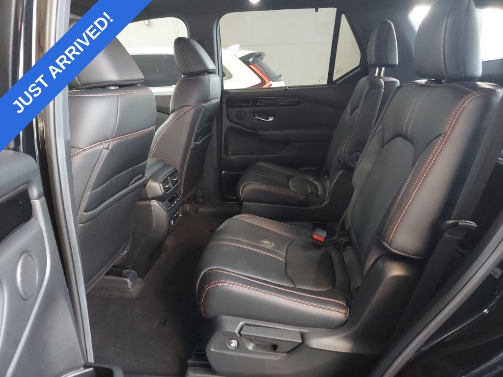 2025 Honda Pilot TrailSport photo 4