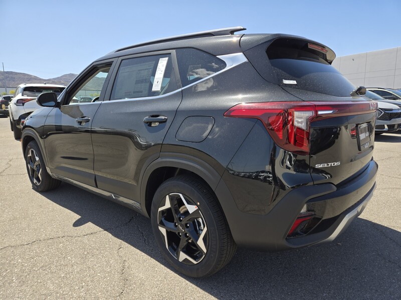 2025 Kia Seltos EX photo 4