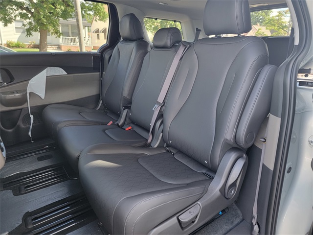 2026 Kia Carnival SX Prestige photo 12