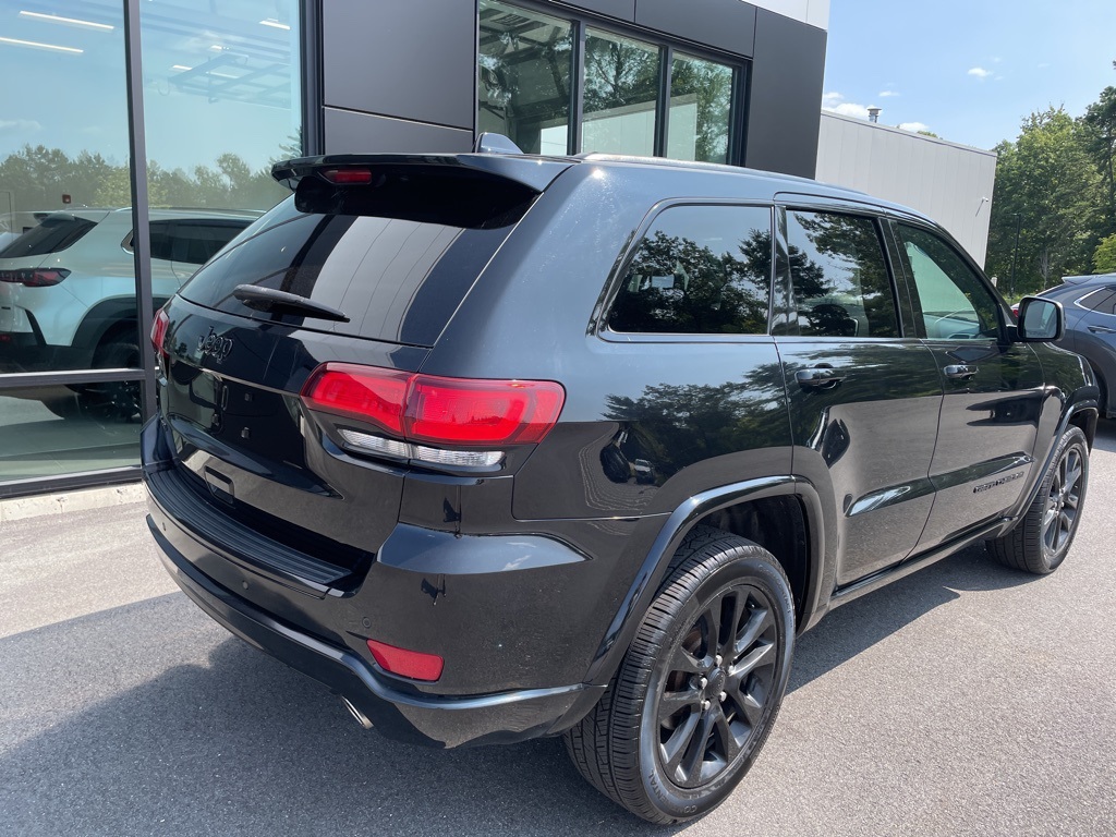 2018 Jeep Grand Cherokee Altitude photo 3