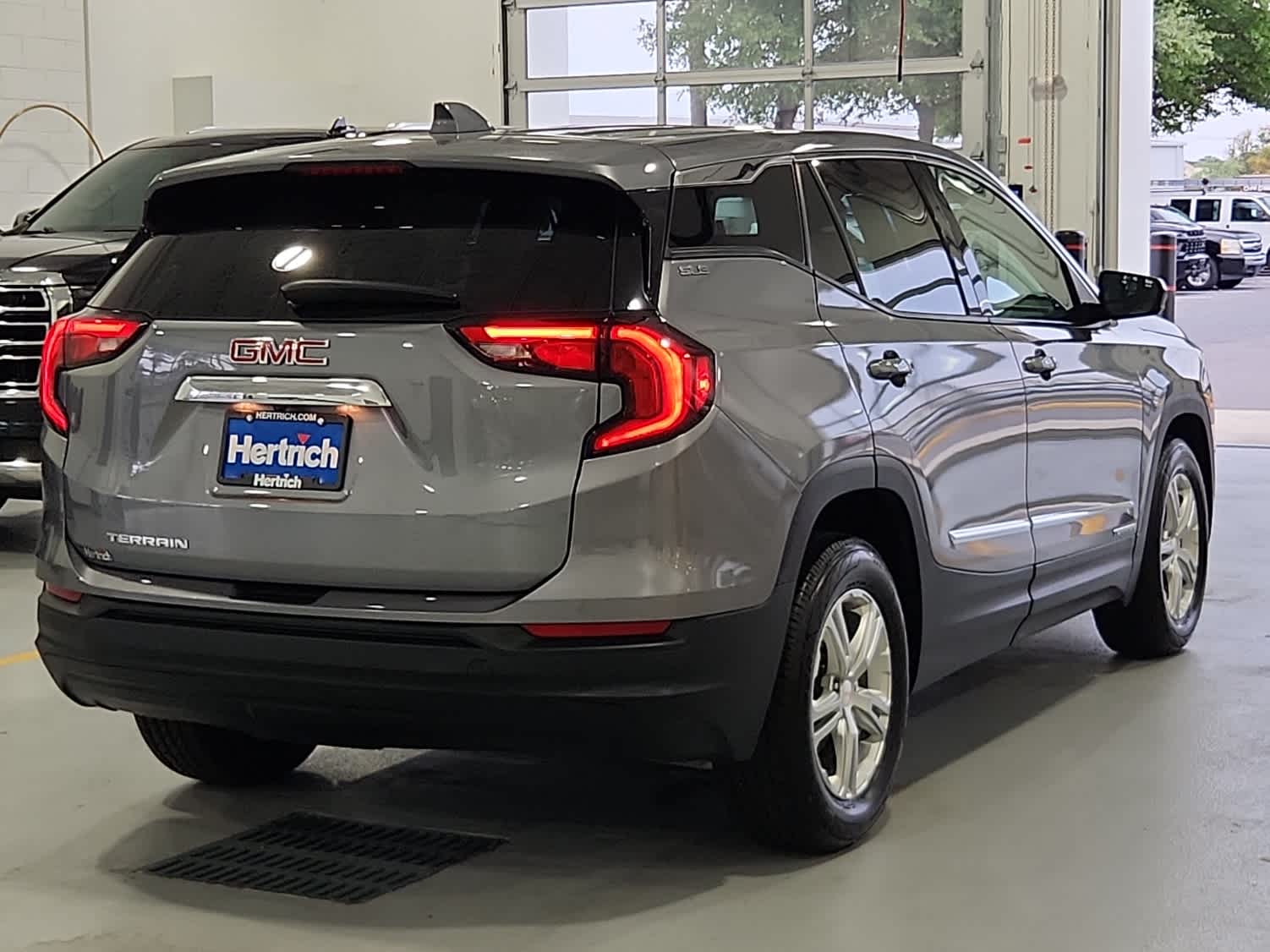 2020 Gmc Terrain SLE photo 2