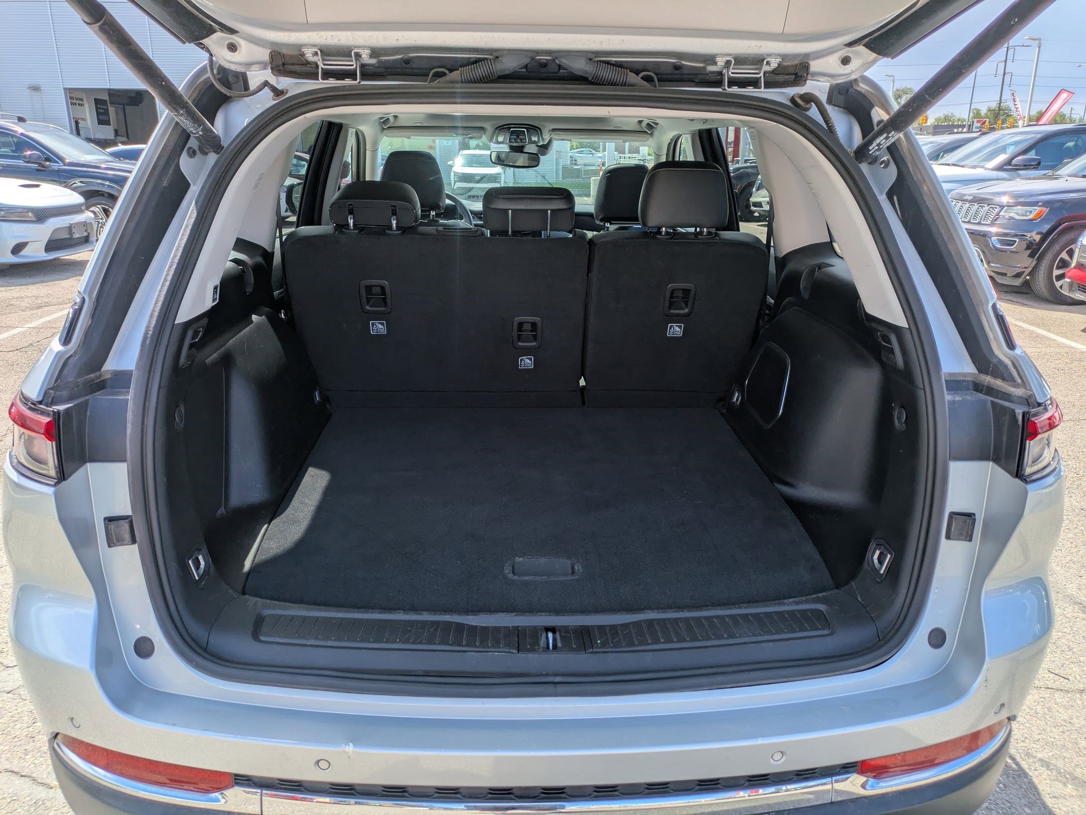 2023 Jeep Cherokee 4xe photo 27