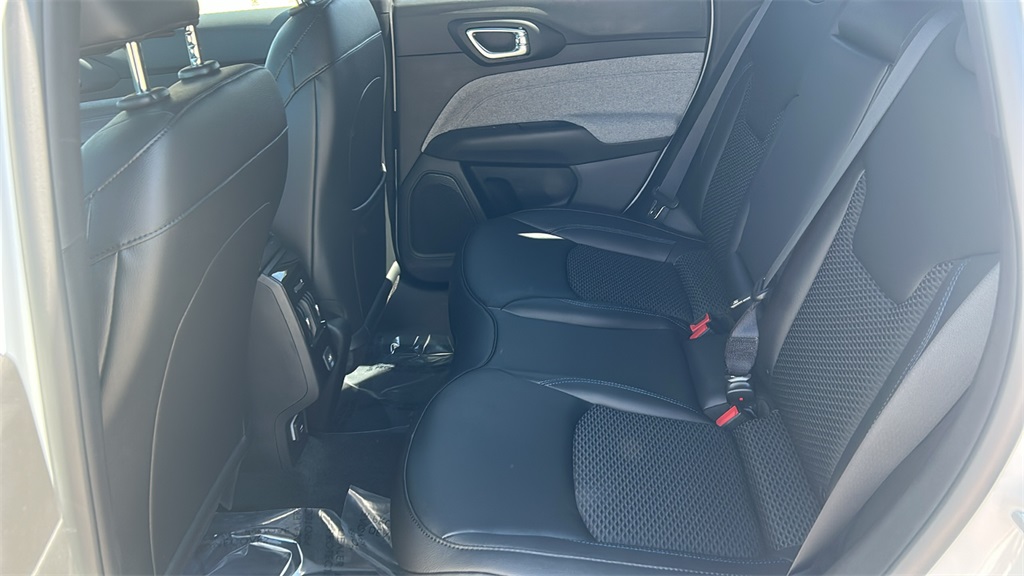 2025 Jeep Compass Latitude photo 34