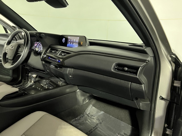 2021 Lexus UX 200 photo 29