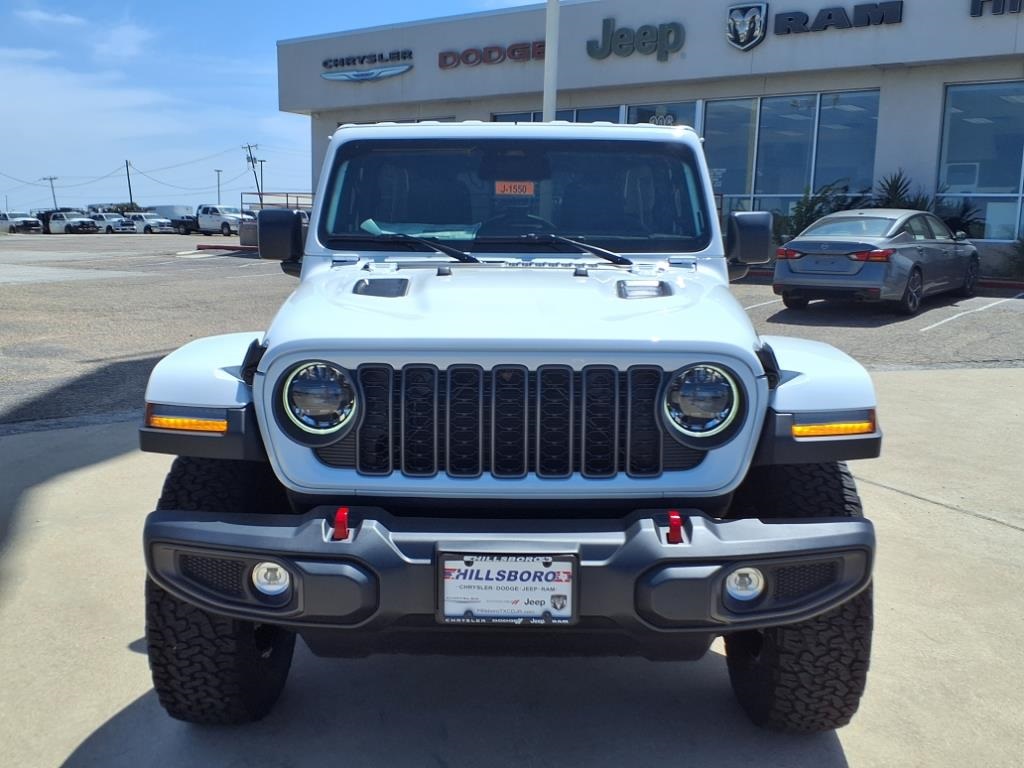 2025 Jeep Wrangler Rubicon photo 2