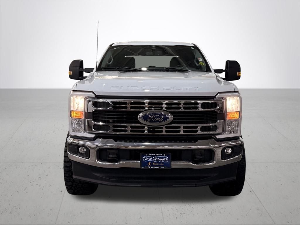 2023 Ford F-350 photo 3