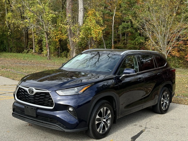 2022 Toyota Highlander XLE's photo