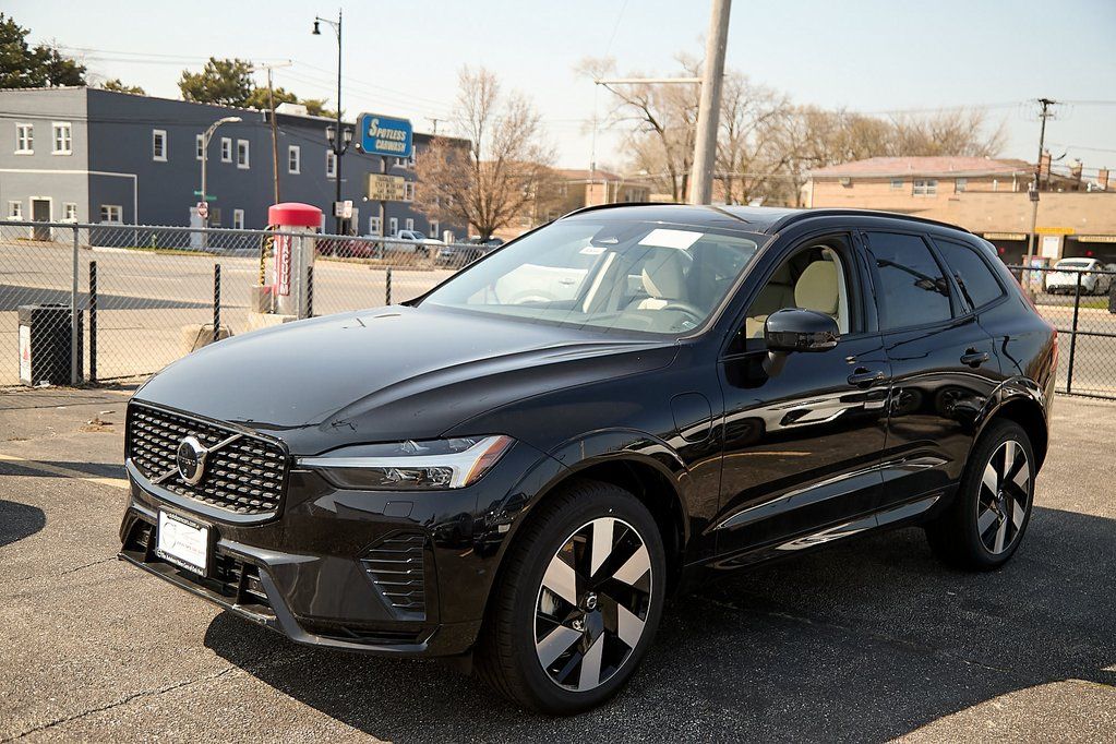 2025 VOLVO XC60 - Image 5