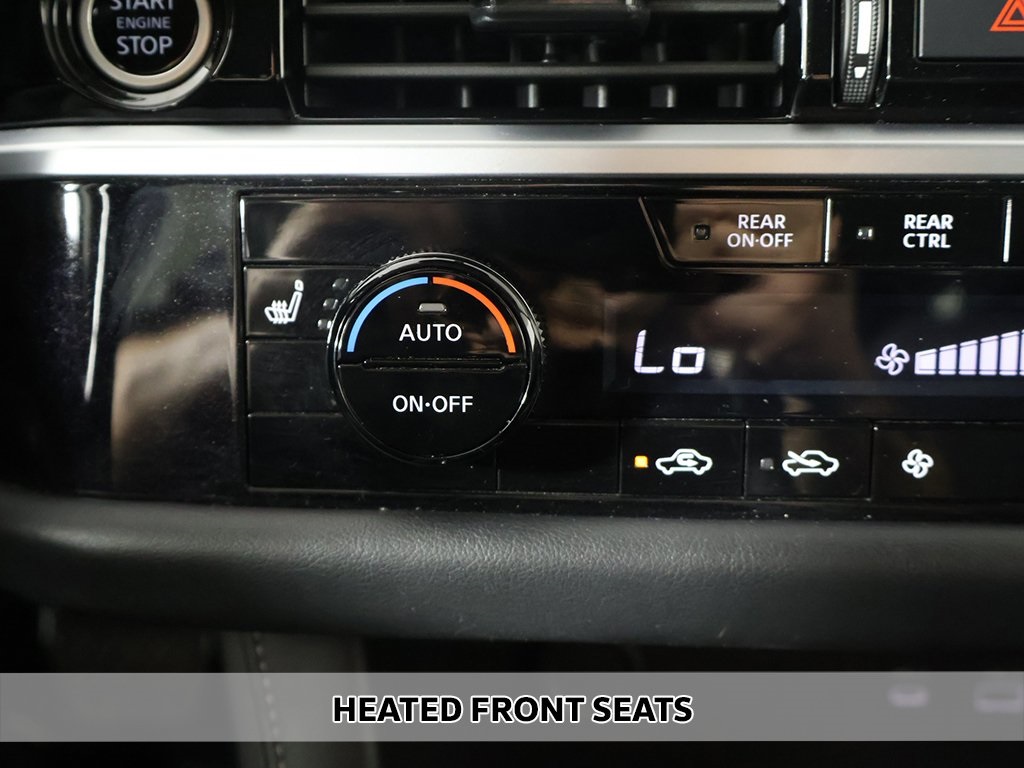 2024 Nissan Pathfinder SV photo 3
