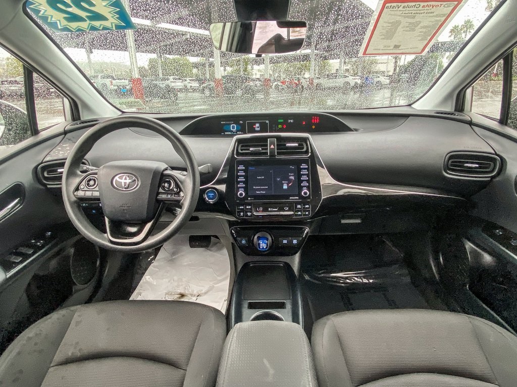 2022 Toyota Prius L photo 10