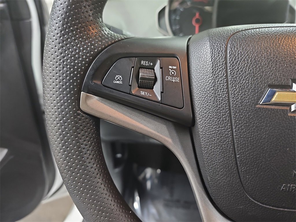 2014 Chevrolet Sonic LT photo 15