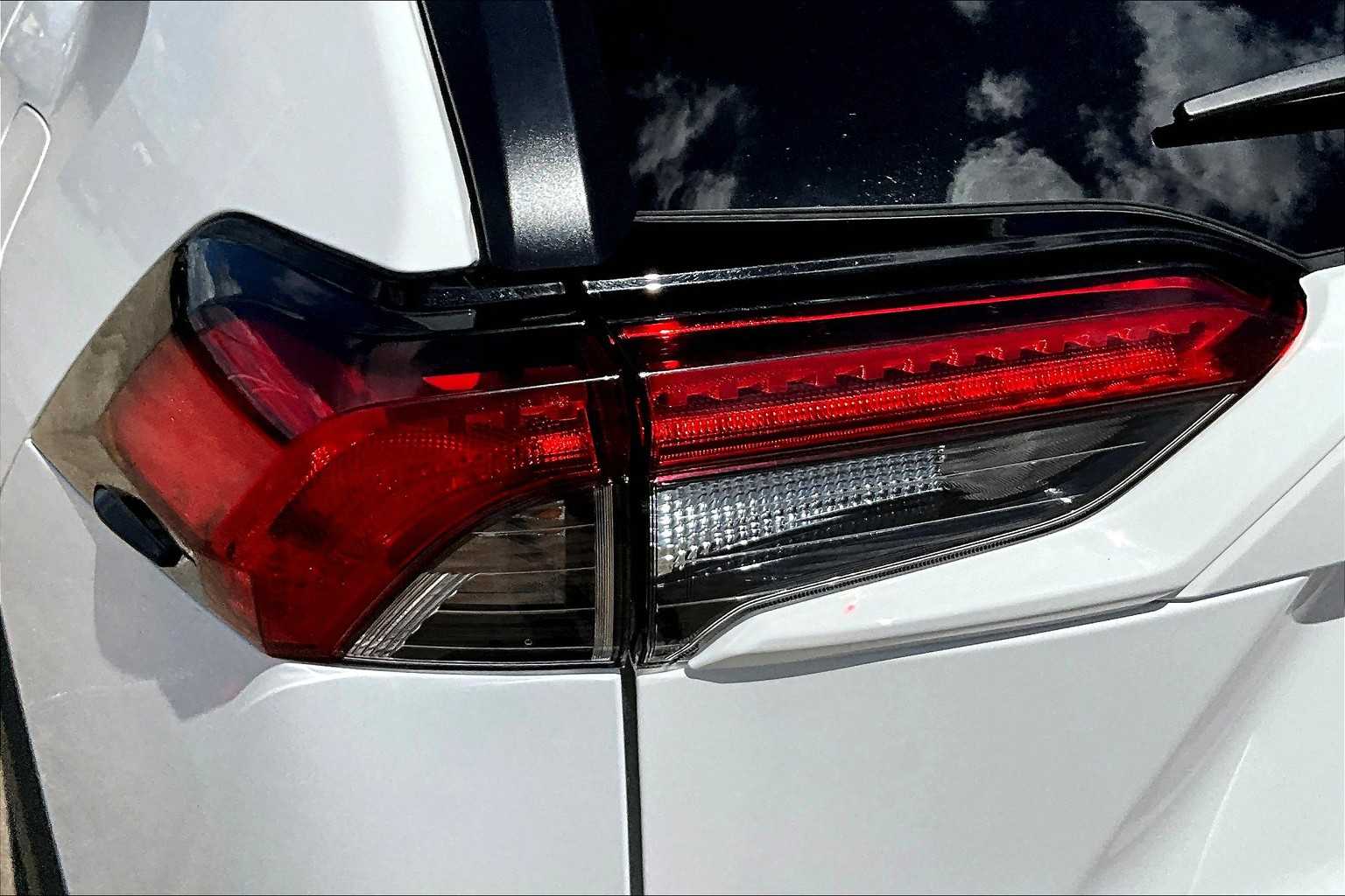2024 Toyota RAV4 LE photo 27