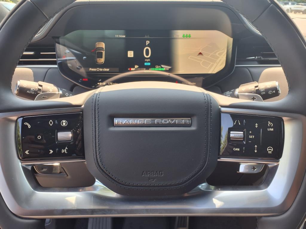 2025 Land Rover Range Rover SE photo 11