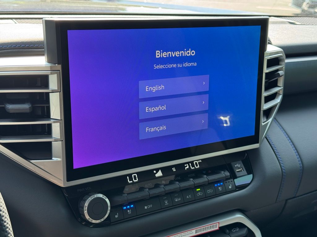 2025 Toyota Tundra Platinum CrewMax photo 23