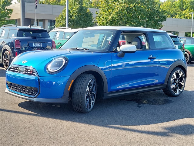2025 Mini Cooper 2 Door Hardtop S photo 3