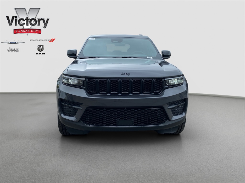 2025 Jeep Grand Cherokee Altitude X photo 2