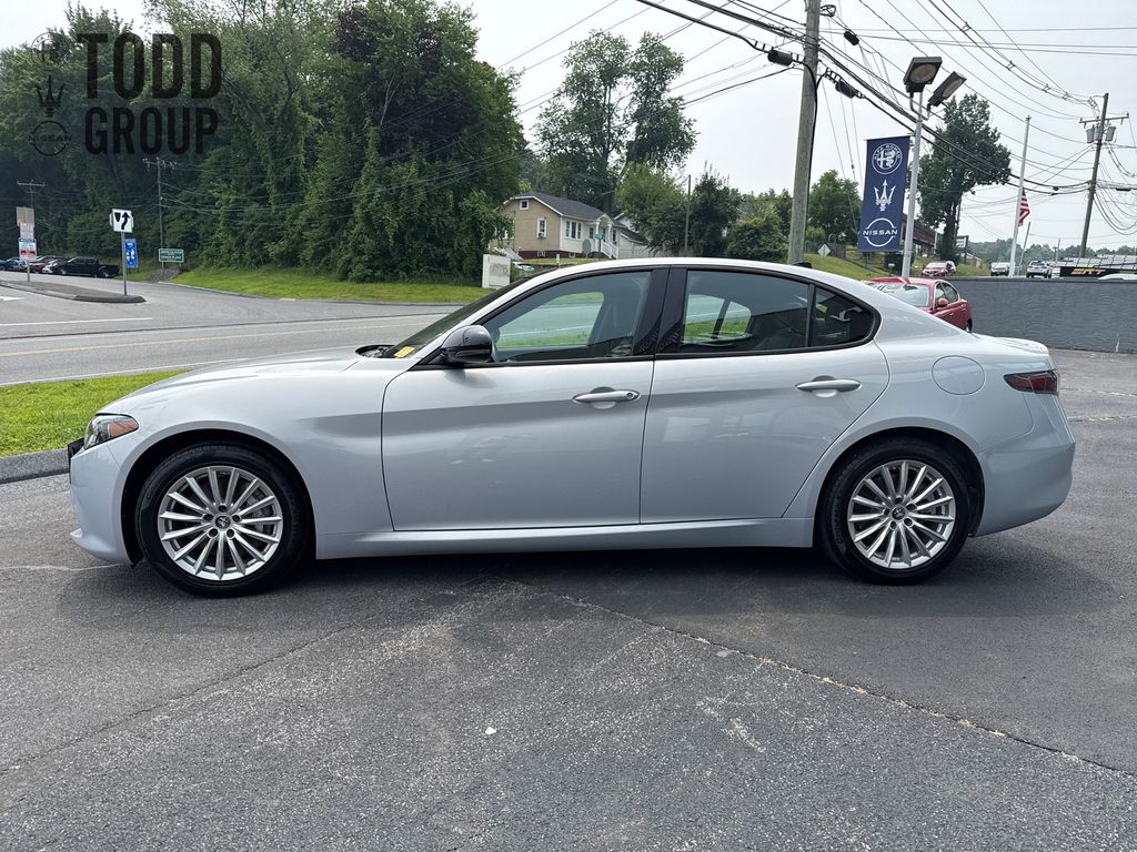 2024 Alfa Romeo Giulia SPRINT photo 2