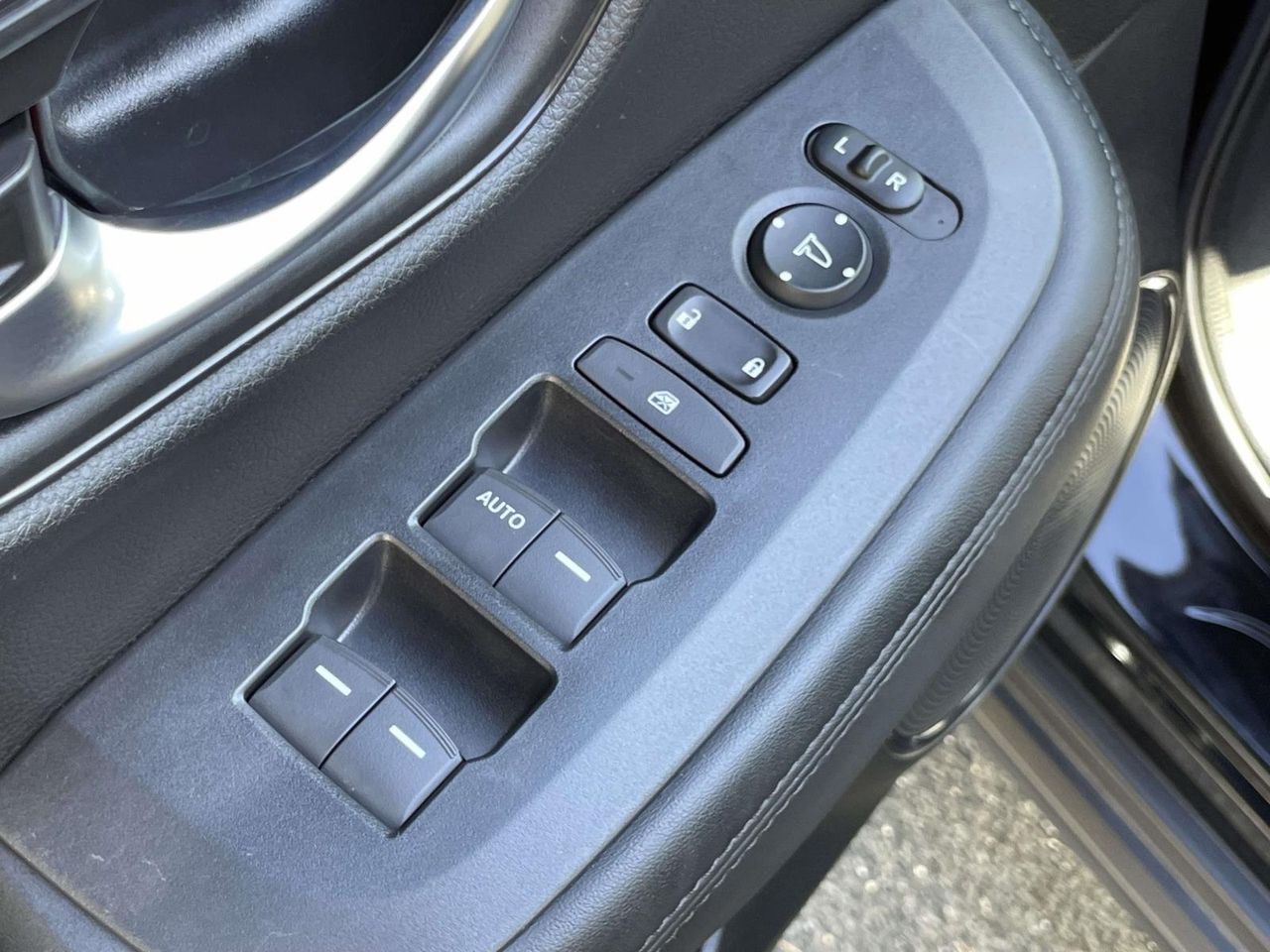 2023 Honda HR-V LX photo 11