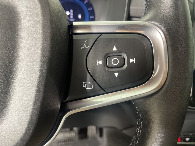 2025 Volvo XC40 Core photo 22
