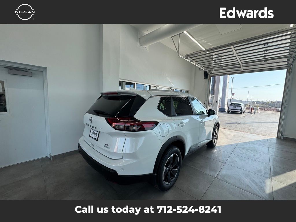 2026 Nissan Rogue SV photo 4
