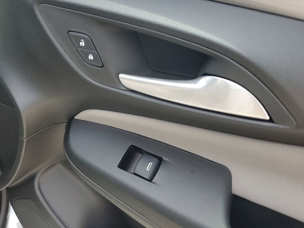 2025 Buick Envista Avenir photo 44