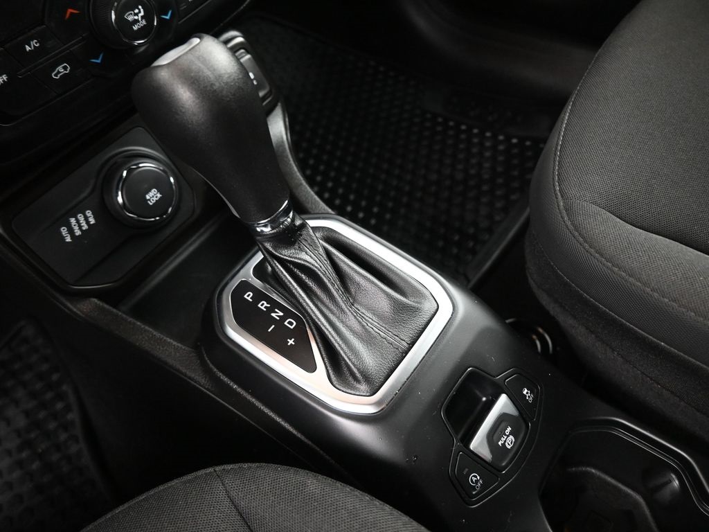 2023 Jeep Renegade Altitude photo 22