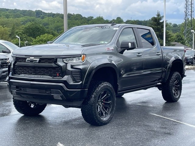 2025 Chevrolet Silverado 1500 RST photo 4