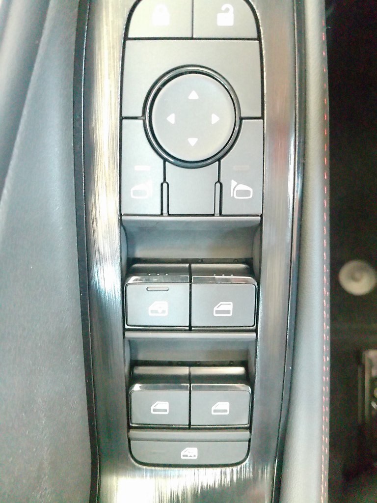 2026 Nissan Rogue SV photo 38