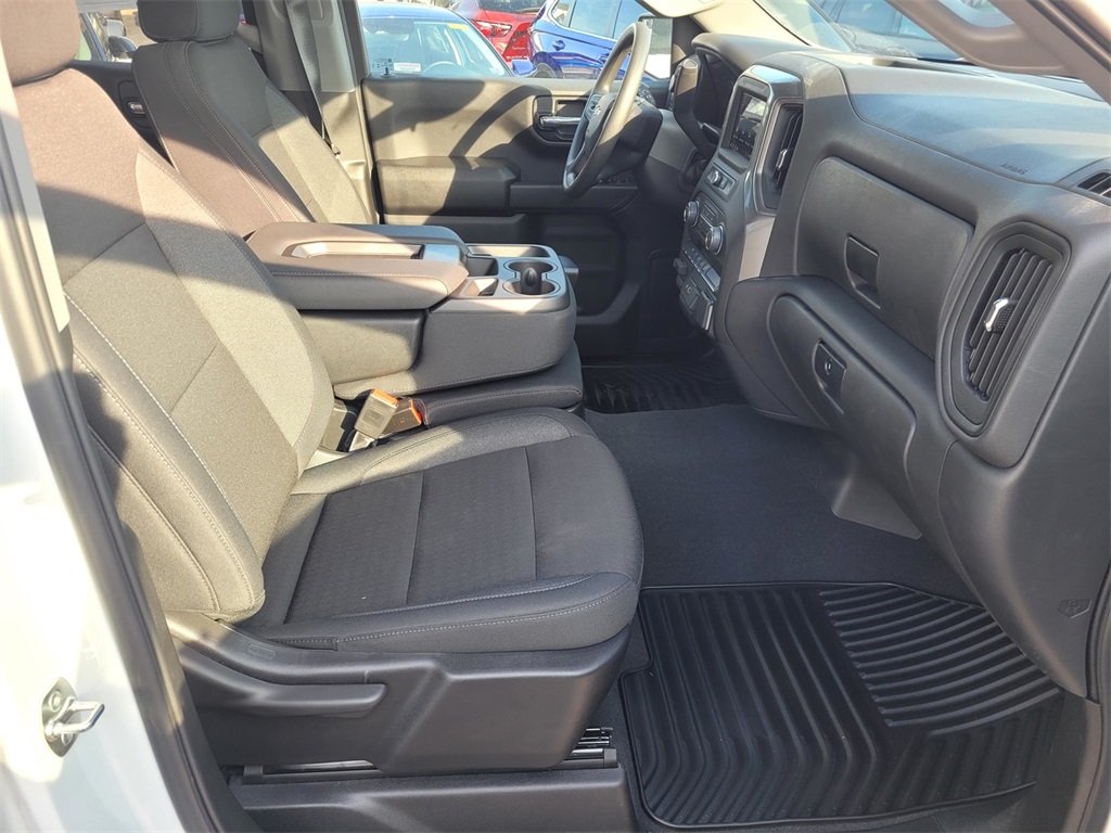 2025 Chevrolet Silverado 1500 Custom photo 17