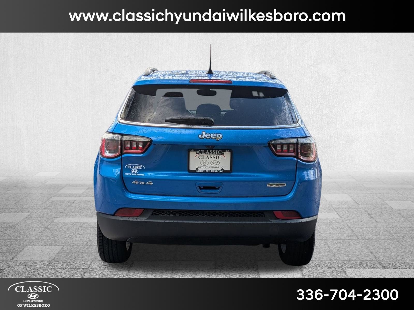2022 Jeep Compass Latitude Lux photo 6