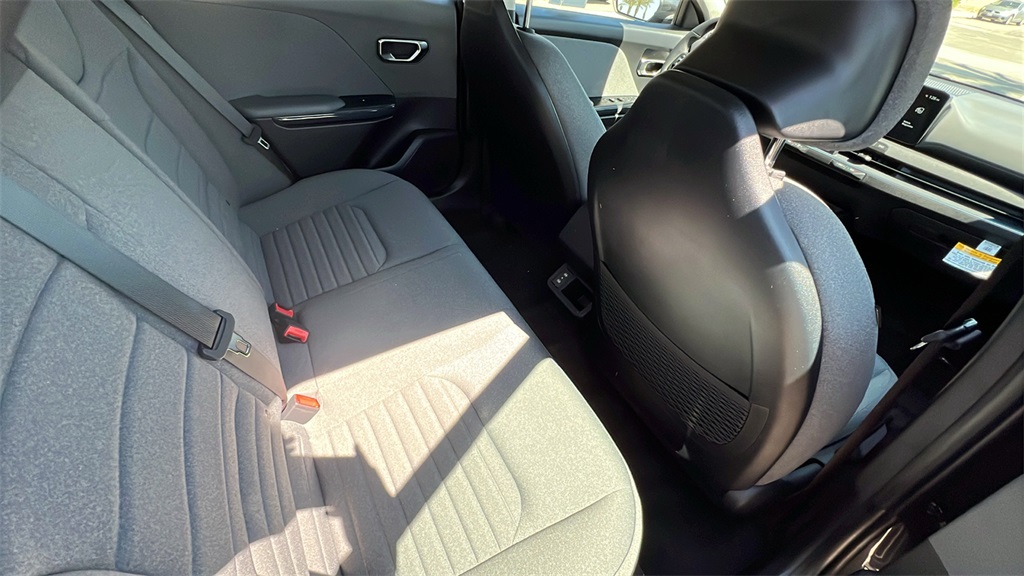 2025 Kia K4 EX photo 14